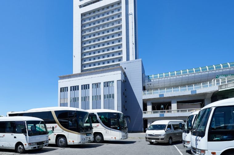 大型駐車場完備